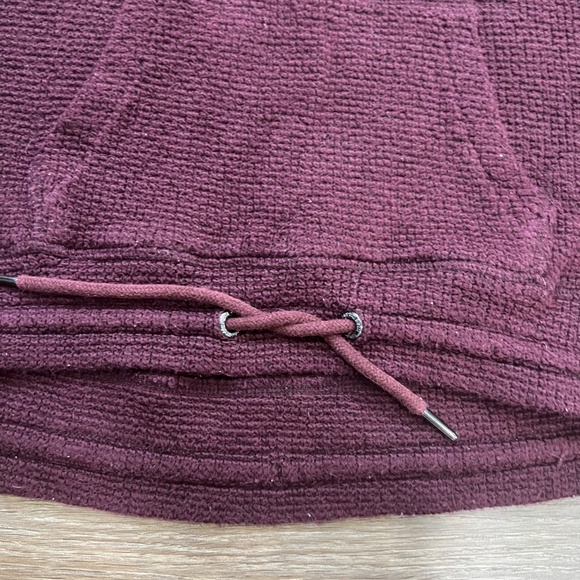 Sweaty Betty Boucle Funnel Neck Cropped Sweatshirt Size Small Maroon, Cozy - Picture 3 of 10